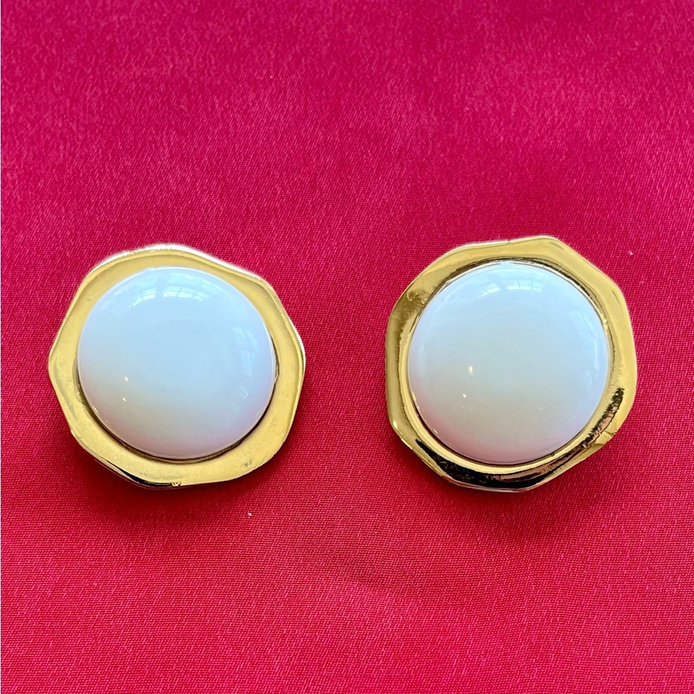 Vintage Carol Dauplaise Earrings - Picture 2 of 16